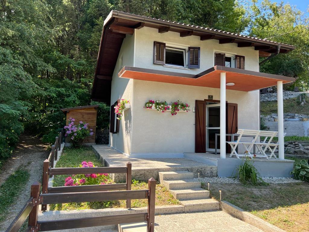 Cosy Cottage With Views Near Kobarid Esterno foto